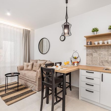 Srnec Apartments - Korzo Rijeka Ngoại thất bức ảnh