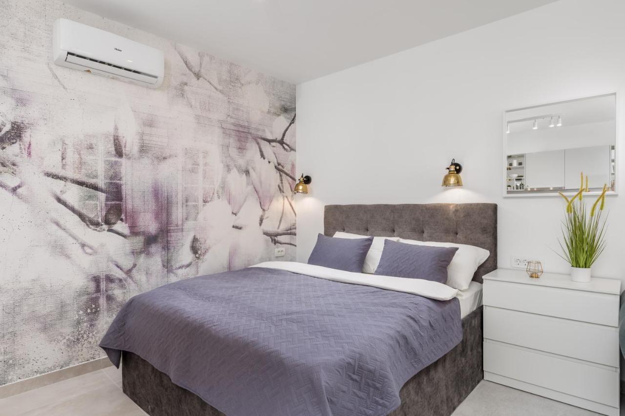 Srnec Apartments - Korzo Rijeka Ngoại thất bức ảnh