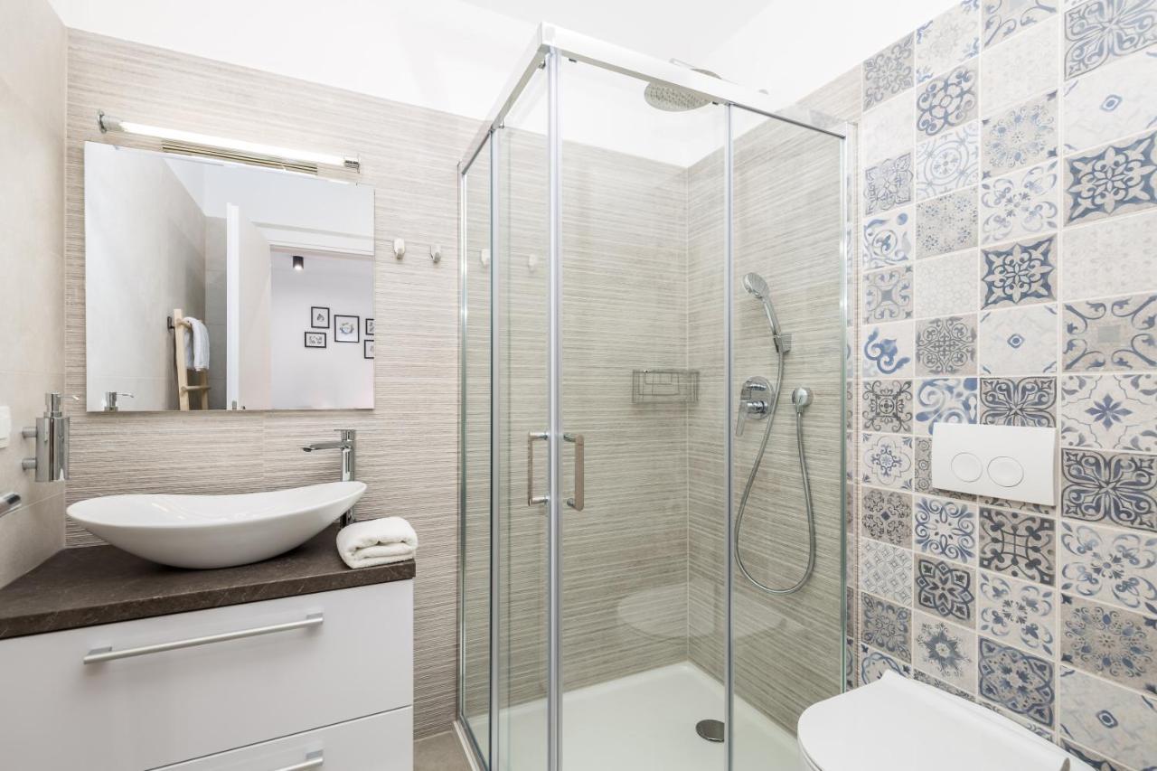 Srnec Apartments - Korzo Rijeka Ngoại thất bức ảnh