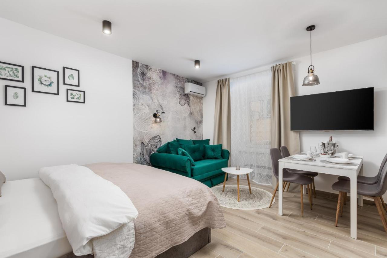 Srnec Apartments - Korzo Rijeka Ngoại thất bức ảnh