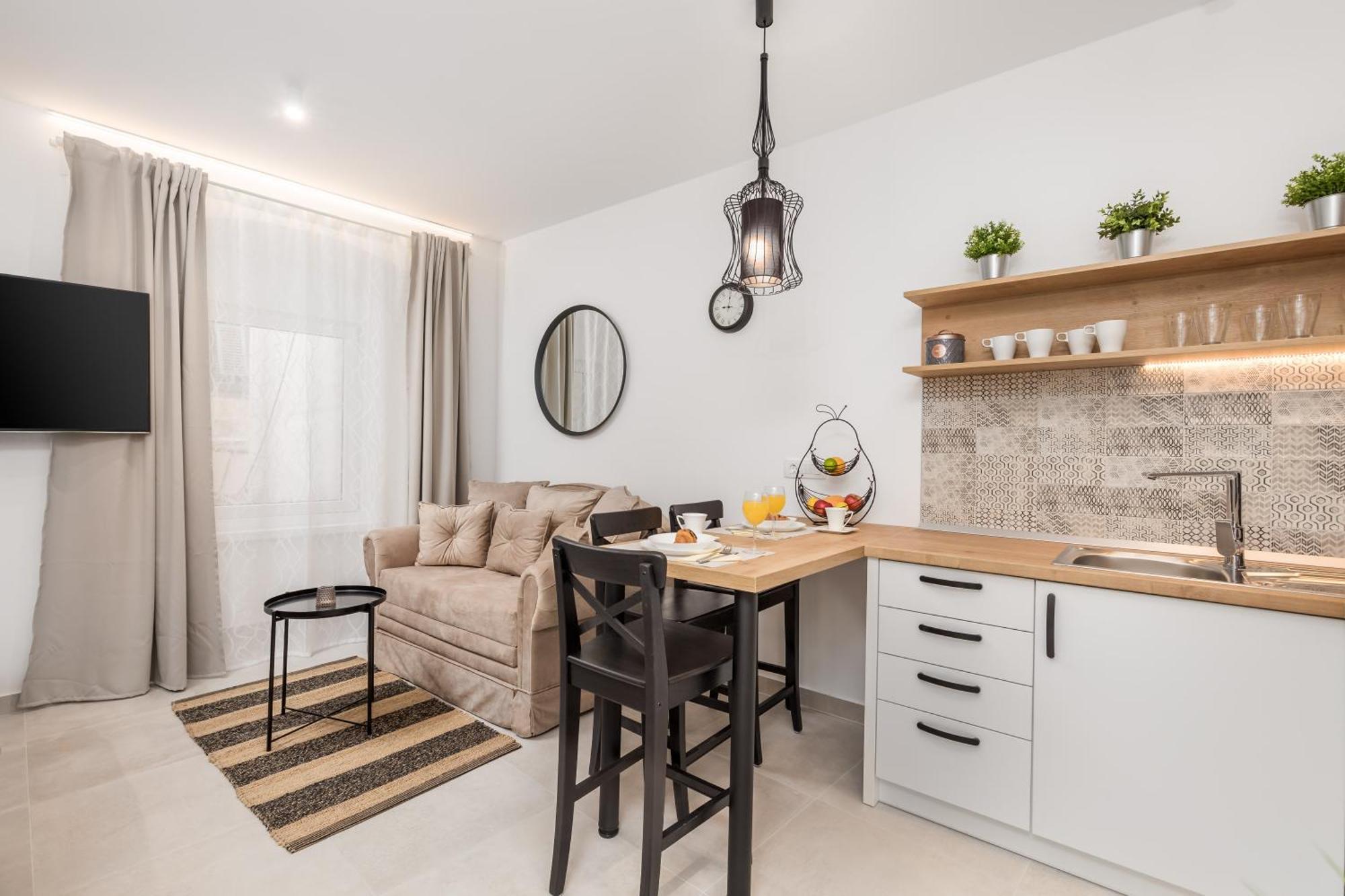 Srnec Apartments - Korzo Rijeka Ngoại thất bức ảnh