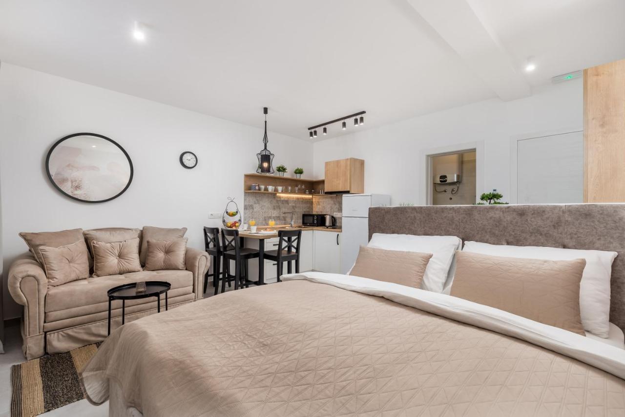 Srnec Apartments - Korzo Rijeka Ngoại thất bức ảnh