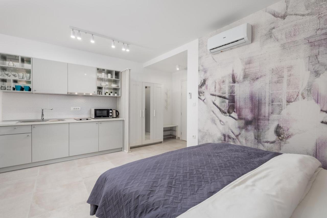Srnec Apartments - Korzo Rijeka Ngoại thất bức ảnh