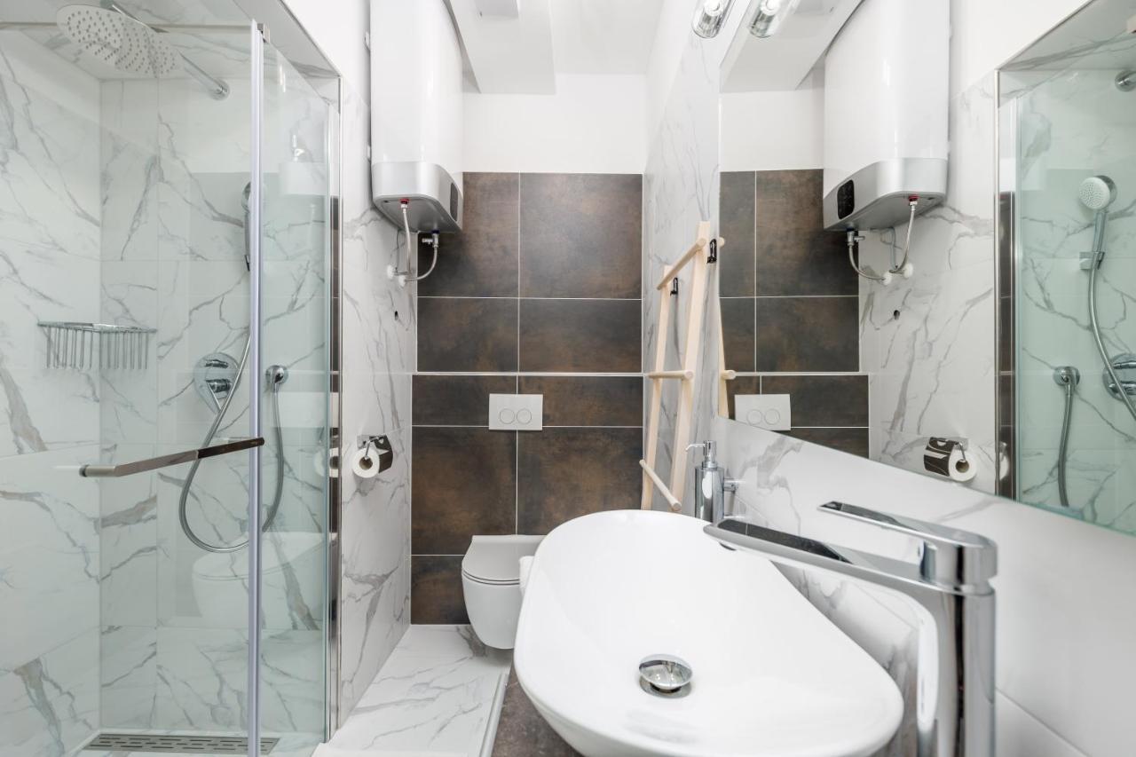 Srnec Apartments - Korzo Rijeka Ngoại thất bức ảnh