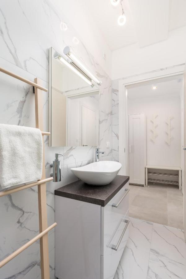 Srnec Apartments - Korzo Rijeka Ngoại thất bức ảnh