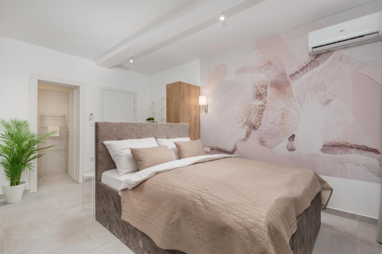 Srnec Apartments - Korzo Rijeka Ngoại thất bức ảnh