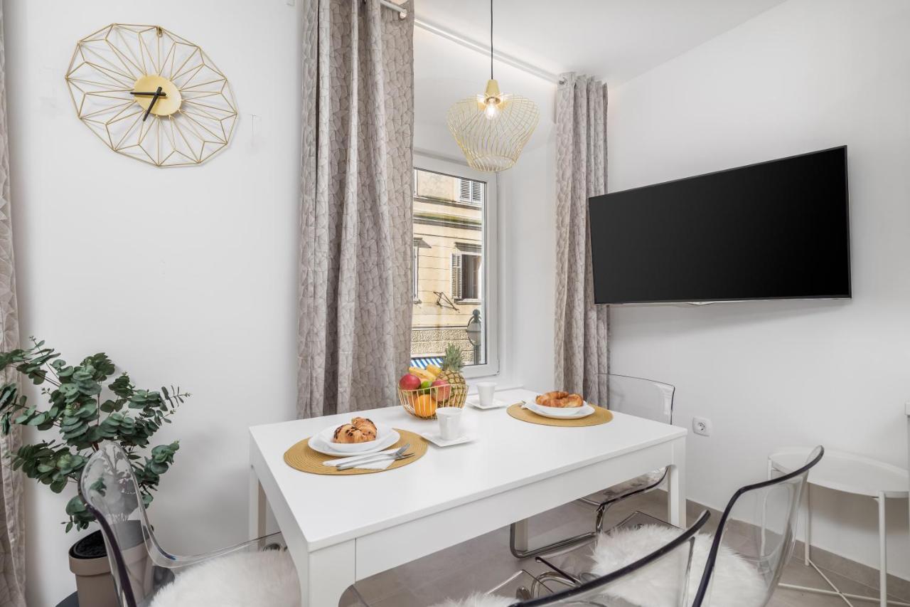 Srnec Apartments - Korzo Rijeka Ngoại thất bức ảnh