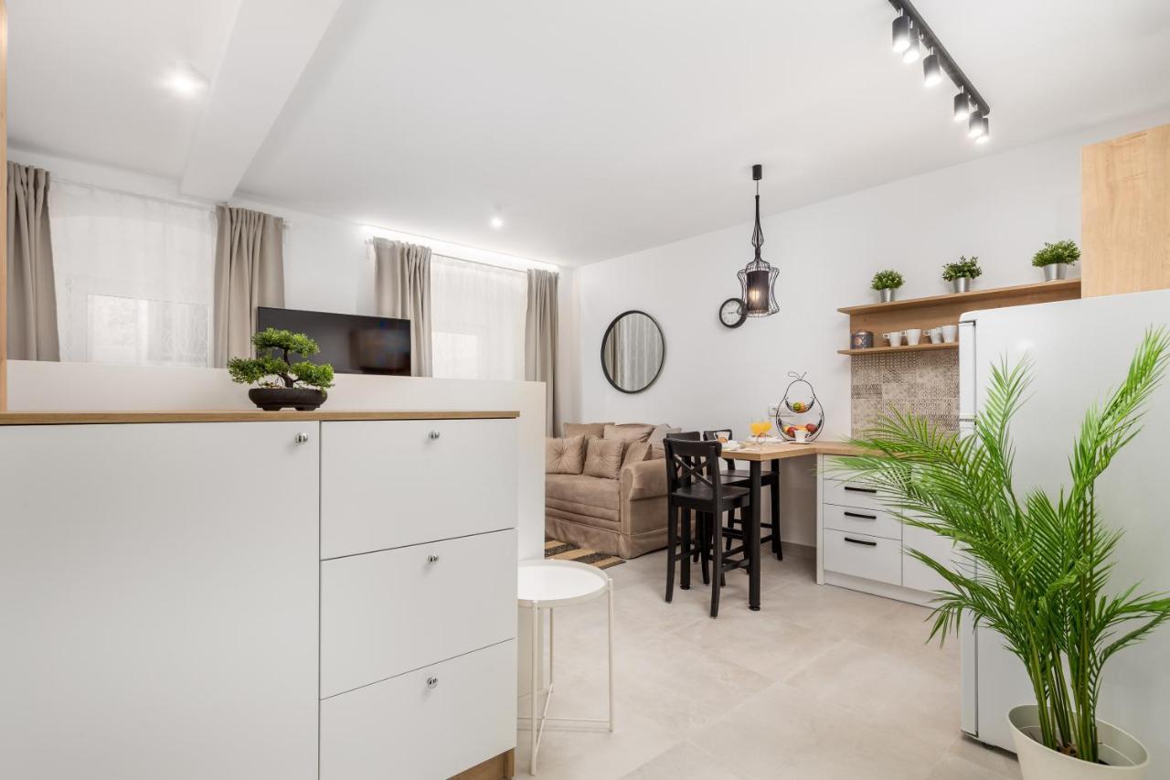 Srnec Apartments - Korzo Rijeka Ngoại thất bức ảnh