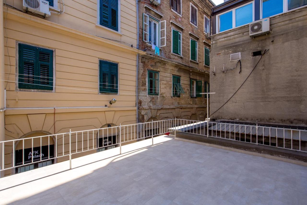 Srnec Apartments - Korzo Rijeka Ngoại thất bức ảnh